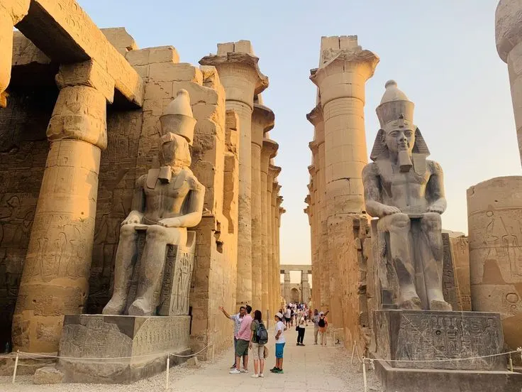 Luxor Adventure Tour: Explore the temple of Luxor 